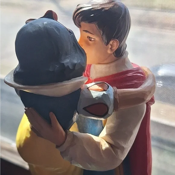 Disney Snow White & Prince Figurine - Happily Ever After - Picture 14 of 16